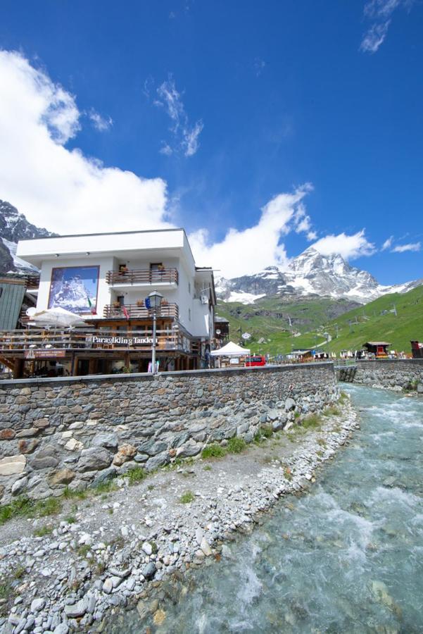 Hotel Meuble' Joli Breuil-Cervinia Exterior foto